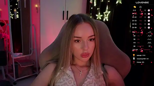 Snapshot of Nestyzz chatting on March 18, 6:05 am Nestyzz online show from March 18, 6:05 am