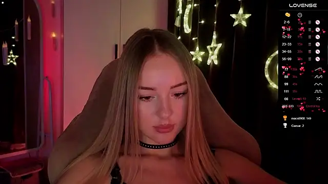 Snapshot of Nestyzz chatting on March 27, 10:42 pm Nestyzz online show from March 27, 10:42 pm