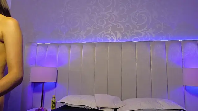 Snapshot of Emily__Stef chatting on July 3, 12:00 pm Emily Stef online show from July 3, 12:00 pm