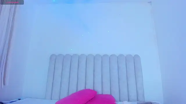 Snapshot of MiaFoox__ chatting on March 20, 9:08 pm MiaFoox online show from March 20, 9:08 pm