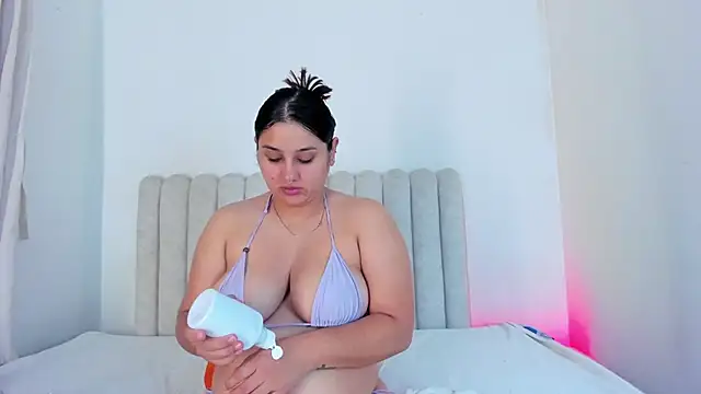 MiaFoox   online show from May 1, 2:43 pm