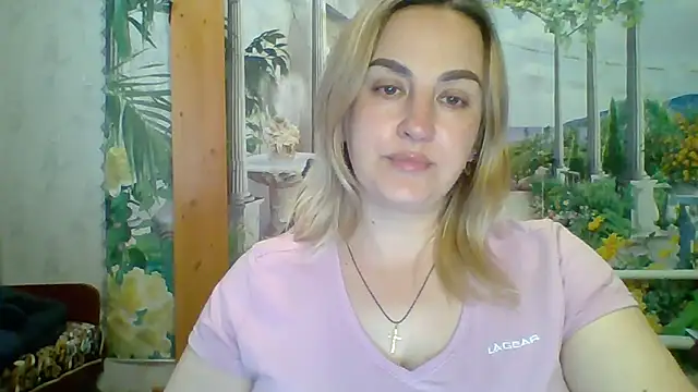 Snapshot of Rinayaii chatting on March 19, 8:18 am Rinayaii online show from March 19, 8:18 am