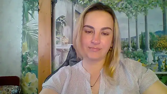 Snapshot of Rinayaii chatting on March 20, 10:31 am Rinayaii online show from March 20, 10:31 am