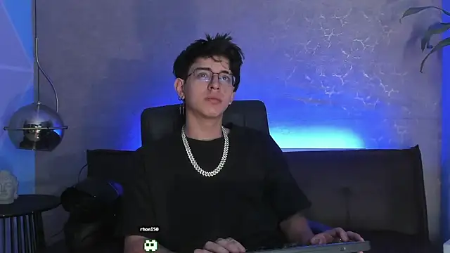 Snapshot of Angel_scott2 chatting on March 5, 11:39 am Angel scott2 online show from March 5, 11:39 am