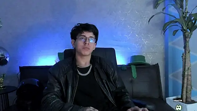 Snapshot of Angel_scott2 chatting on March 13, 12:12 pm Angel scott2 online show from March 13, 12:12 pm