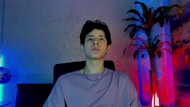 Snapshot of Angel_scott2 chatting on April 5, 11:07 am Angel scott2 online show from April 5, 11:07 am