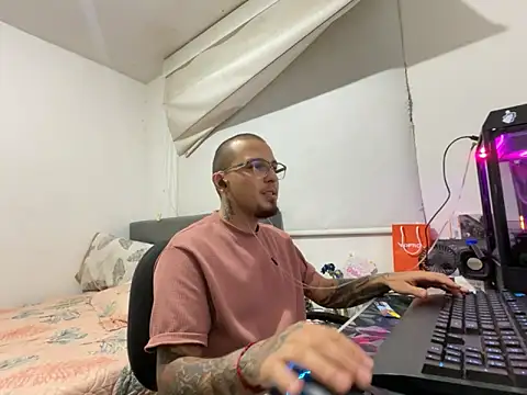 Maximo Garcia17 online show from March 21, 12:26 am