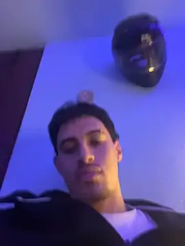 Snapshot of TOMAS_CONOR chatting on April 11, 12:04 am TOMAS CONOR online show from April 11, 12:04 am