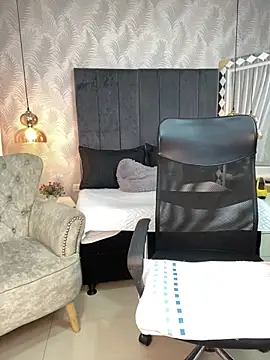 Miaafoxx   online show from February 25, 7:34 pm