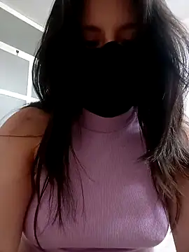 Rosyshadow online show from May 3, 6:36 pm
