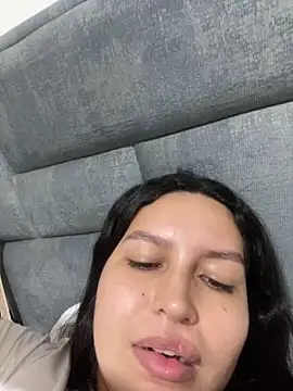 Ivonee777 online show from April 5, 1:25 am