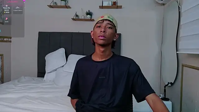 Little Twink19x online show from February 27, 11:54 am