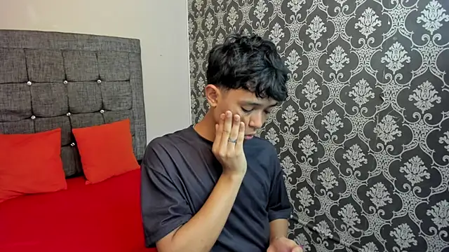 Little Twink19x online show from June 27, 7:52 pm