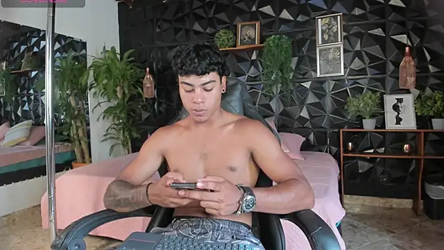 Snapshot of Jeremy_wallker chatting on April 27, 8:51 pm Jeremy wallker online show from April 27, 8:51 pm