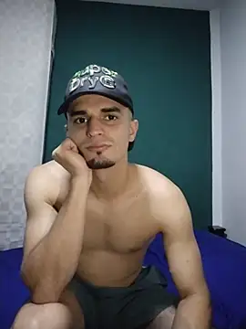 Snapshot of SebastianSkyler chatting on February 26, 7:18 am SebastianSkyler online show from February 26, 7:18 am