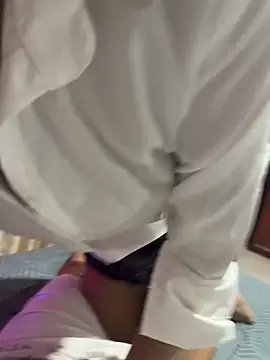 zhuendong000001 online show from May 19, 1:50 pm