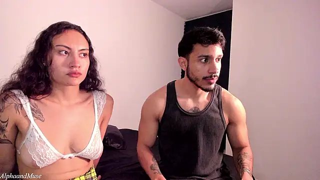 Snapshot of alphaandmuse chatting on March 7, 2:30 am alphaandmuse online show from March 7, 2:30 am