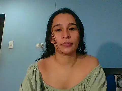 Snapshot of scarlettscottx_ chatting on March 30, 2:01 am scarlettscottx online show from March 30, 2:01 am