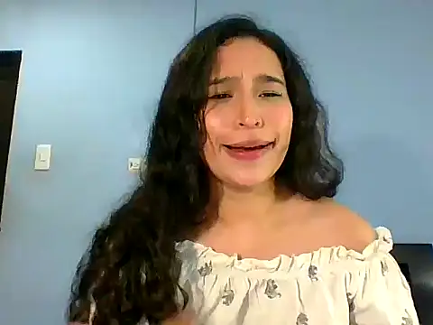 Snapshot of scarlettscottx_ chatting on March 31, 2:24 am scarlettscottx online show from March 31, 2:24 am