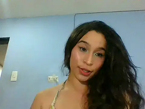 Snapshot of scarlettscottx_ chatting on April 7, 1:17 am scarlettscottx online show from April 7, 1:17 am