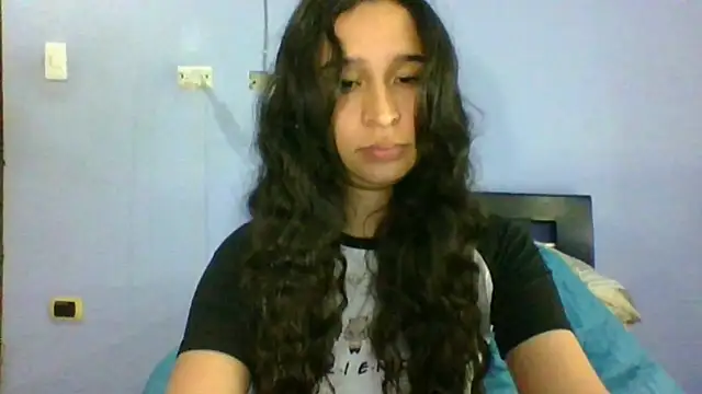 Snapshot of scarlettscottx_ chatting on June 2, 1:29 am scarlettscottx online show from June 2, 1:29 am