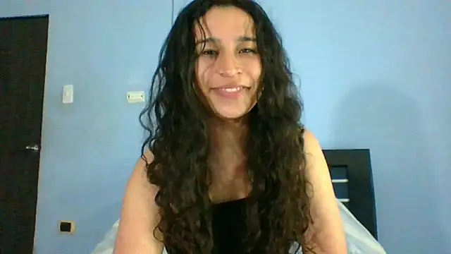 Snapshot of scarlettscottx_ chatting on July 3, 3:24 am scarlettscottx online show from July 3, 3:24 am