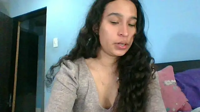 Snapshot of scarlettscottx_ chatting on July 6, 1:57 am scarlettscottx online show from July 6, 1:57 am