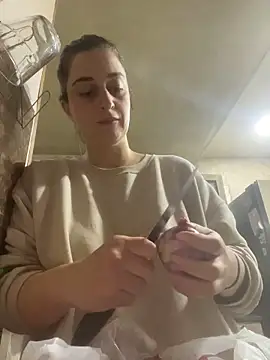 Snapshot of _AnChous_ chatting on April 7, 3:23 pm AnChous online show from April 7, 3:23 pm