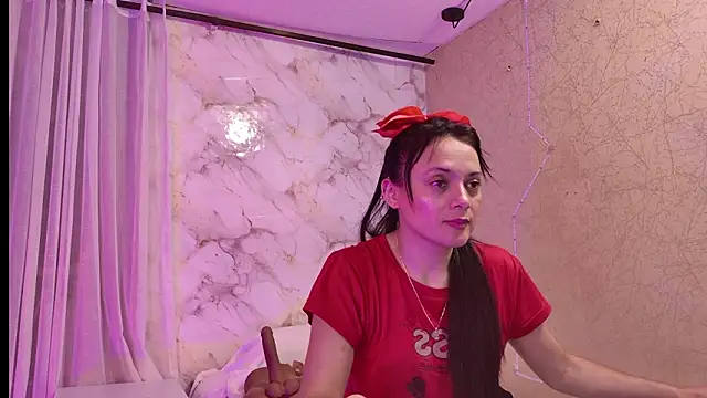 Snapshot of QueenSallyDesire chatting on March 14, 3:56 am QueenSallyDesire online show from March 14, 3:56 am