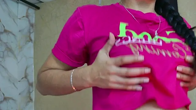 Snapshot of QueenSallyDesire chatting on April 9, 3:28 am QueenSallyDesire online show from April 9, 3:28 am