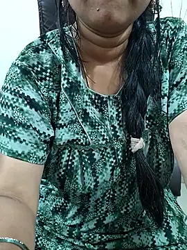 Snapshot of Vandana122 chatting on March 1, 4:58 am Vandana122 online show from March 1, 4:58 am