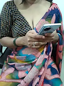 Snapshot of Vandana122 chatting on March 5, 10:33 am Vandana122 online show from March 5, 10:33 am