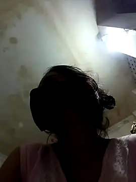 Snapshot of Vandana122 chatting on March 28, 3:22 pm Vandana122 online show from March 28, 3:22 pm