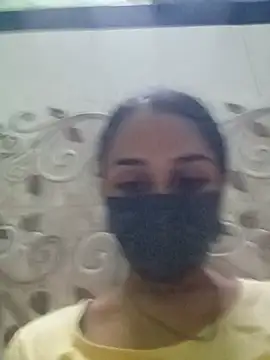 Snapshot of Vandana122 chatting on May 15, 10:22 am Vandana122 online show from May 15, 10:22 am