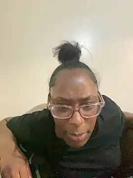 Snapshot of Sinfulwaterfalls chatting on April 22, 4:26 am Sinfulwaterfalls online show from April 22, 4:26 am