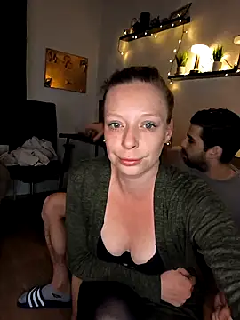 Snapshot of ZaramourXMrX chatting on March 7, 8:39 pm ZaramourXMrX online show from March 7, 8:39 pm