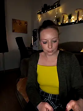 Snapshot of ZaramourXMrX chatting on March 15, 8:15 pm ZaramourXMrX online show from March 15, 8:15 pm