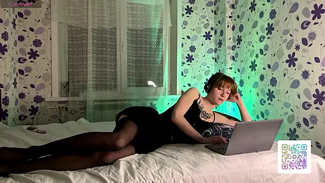 Snapshot of NIce_fox chatting on February 26, 3:44 pm NIce fox online show from February 26, 3:44 pm