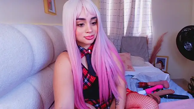 Snapshot of soph1a_roy chatting on March 21, 2:31 pm soph1a roy online show from March 21, 2:31 pm