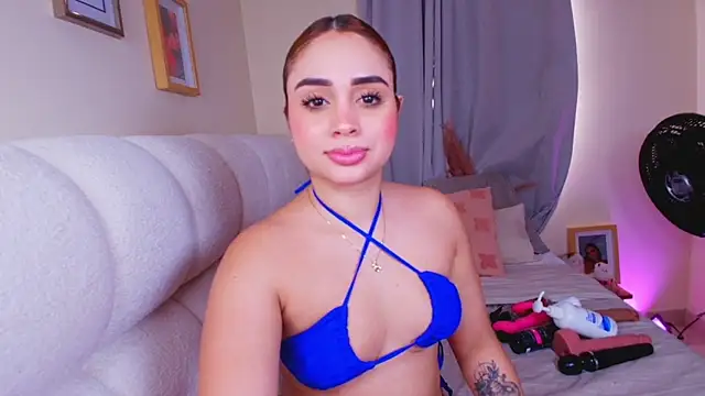 Snapshot of soph1a_roy chatting on April 4, 3:31 pm soph1a roy online show from April 4, 3:31 pm