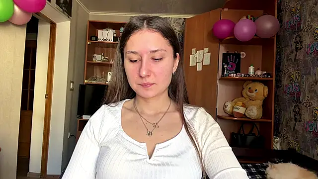 Snapshot of poly_princess chatting on March 13, 9:05 am poly princess online show from March 13, 9:05 am