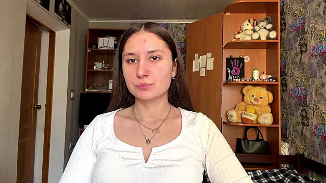 Snapshot of poly_princess chatting on March 24, 12:10 pm poly princess online show from March 24, 12:10 pm