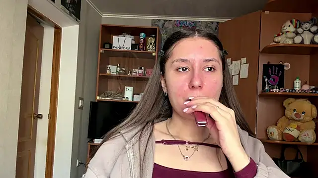 Snapshot of poly_princess chatting on March 26, 7:25 am poly princess online show from March 26, 7:25 am