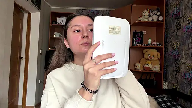 Snapshot of poly_princess chatting on March 31, 11:21 am poly princess online show from March 31, 11:21 am