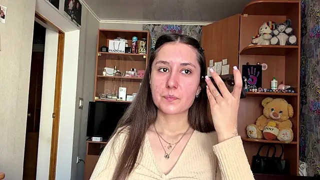 Snapshot of poly_princess chatting on April 1, 8:15 am poly princess online show from April 1, 8:15 am