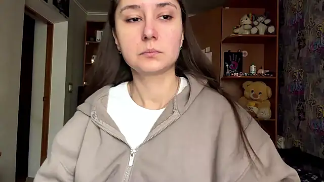 Snapshot of poly_princess chatting on April 3, 8:12 am poly princess online show from April 3, 8:12 am