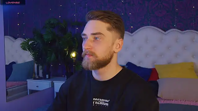 Snapshot of Dexter_Raze chatting on March 29, 10:32 pm Dexter Raze online show from March 29, 10:32 pm