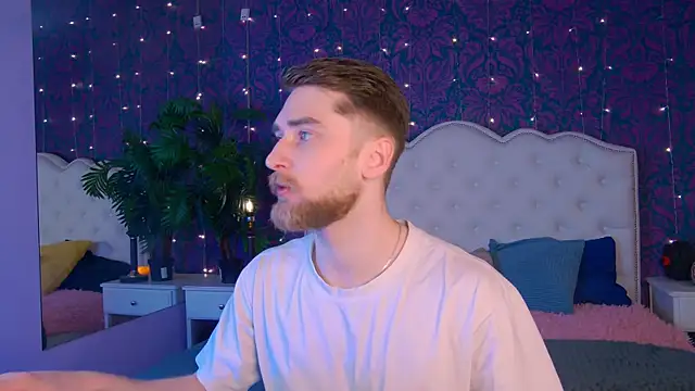 Snapshot of Dexter_Raze chatting on April 9, 5:07 am Dexter Raze online show from April 9, 5:07 am