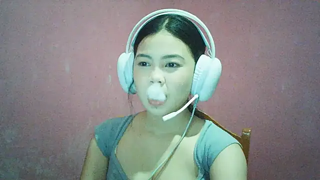 Snapshot of DessertFlower chatting on June 3, 3:31 am DessertFlower online show from June 3, 3:31 am