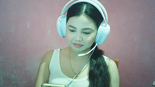 Snapshot of DessertFlower chatting on June 7, 3:43 am DessertFlower online show from June 7, 3:43 am
